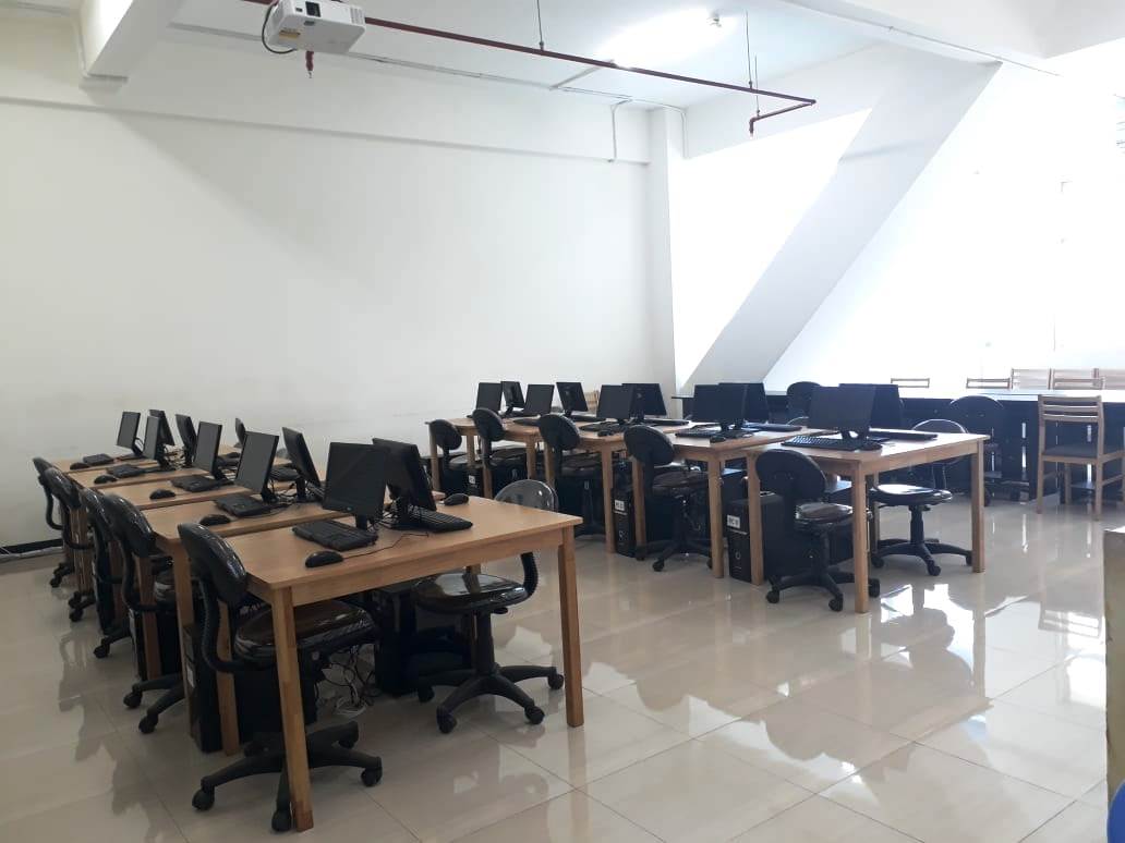 Laboratorium Komputer - Informatika